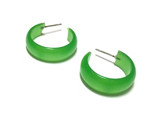 Bright Green Hoops | Raw Moonglow Lucite | vintage lucite kelly green simple hoop earrings