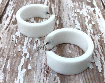 White Peggy Hoop Earrings | vintage lucite hoop earrings | Leetie Lovendale