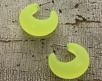 Neon Yellow Frosted Chunky Lucite Snail Shell Hoop Earrings