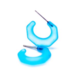 Aqua Blue Frosted Kit Hoop Earrings | vintage mini lucite hoops jewelry from the 60s