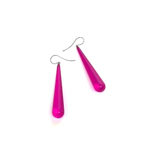 Hot Pink Long Teardrop lucite earrings - vintage lucite statement jewelry