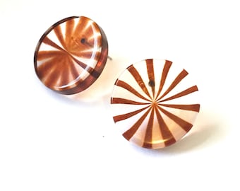 Tortoise Striped Starburst Disc Stud Earrings | vintage lucite post earrings