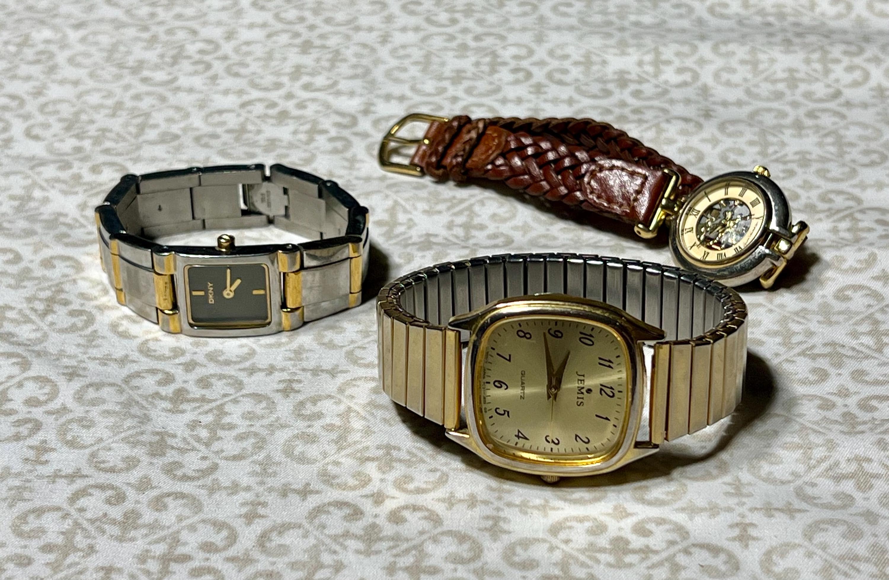 Vintage DKNY NY-4254 Rare Swarovski Crystal and Solid Stainless Steel Watch Beautiful Ladies Designer DKNY Quartz watch with Rectangular  main image 4