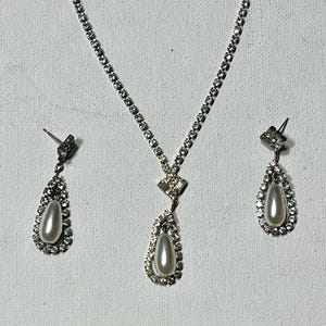 Vintage Pearl and Rhinestone Costume Jewelry Set- Earrings and Necklace
