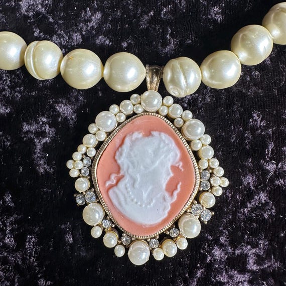 Vintage Laila Rowe Faux Pearl Necklace With Cameo and Rhinestones 