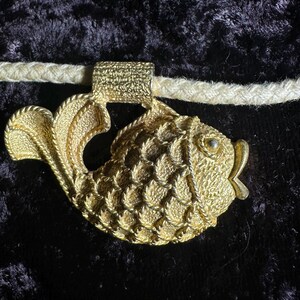 1975 Mimi Di N Silver-Tone Floral Rope Pendant Necklace Charm 1975 Mimi Di N - Etsy main image 3