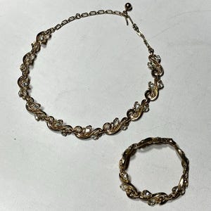 Vintage Signed Trifari Gold Tone and Crystal Necklace and Bracelet Jewelry Set