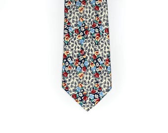 Vintage Krizia Italy Silk Men's Tie Floral Repetitive Patern on Off White Cream Background
