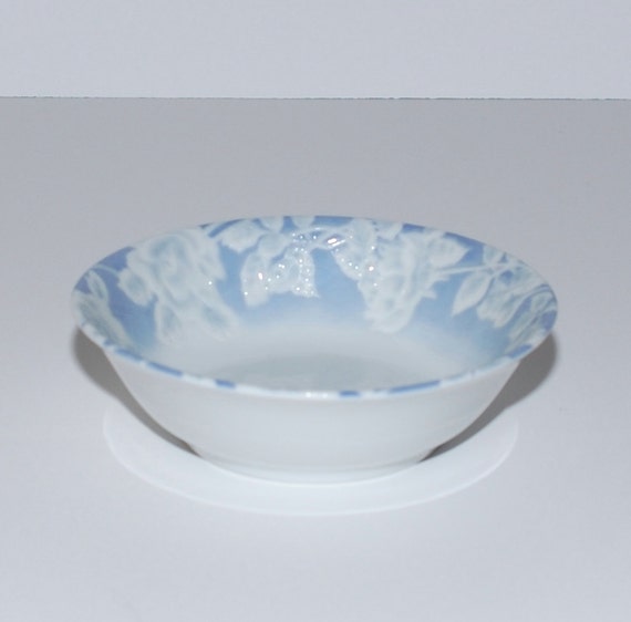 GIOVANNI VALENTINO WHITE & PERIWINKLE BLUE PORCELAIN BOWL