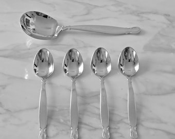 Yamazaki Korea Stainless Steel Spoons in the Trellis Path, teaspoons and serving spoon, Set of 5