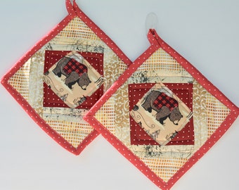 Bear handmade Pot Holder, Pair of 2 pieced quilted Hot Pad, Kitchen trivet, kitchen decor,Bear theme potholder, Cook gift