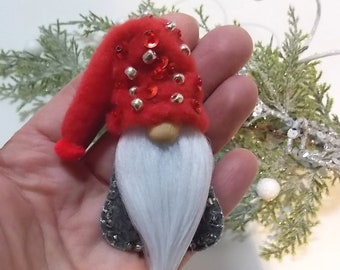 Christmas Gnome  Brooch, Christmas Gnome  Pin, Cute Scandinavian gnome, Mini Scandinavian Gnome, Tiny Brooch