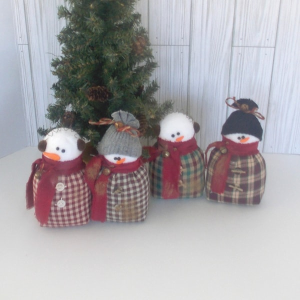 Primitive Christmas Winter Fabric Stuffed Snowman Doll, Rustic holiday decor, Primitive decor, Snowmen Figures, Shelf Sitter, Winter Decor