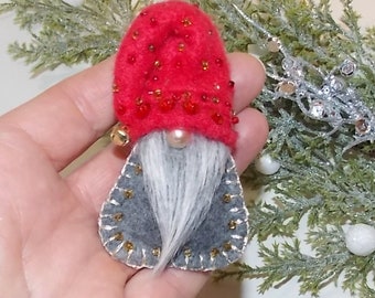 Christmas Gnome  Brooch, Christmas Gnome  Pin, Cute Scandinavian gnome, Mini Scandinavian Gnome, Tiny Brooch