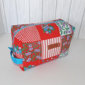 Cute Red Makeup Bag, Patchwork Print Square Zipper Pouch, Large Quilted Makeup Pouch, Cosmetic Travel Bag,Toiletry Bag,Gift for Her, for Mom