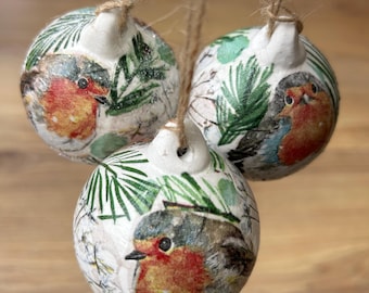3 Robin Christmas decorations Decoupage KIT. Make your own, DIY decoupage decorations, decorate your baubles.