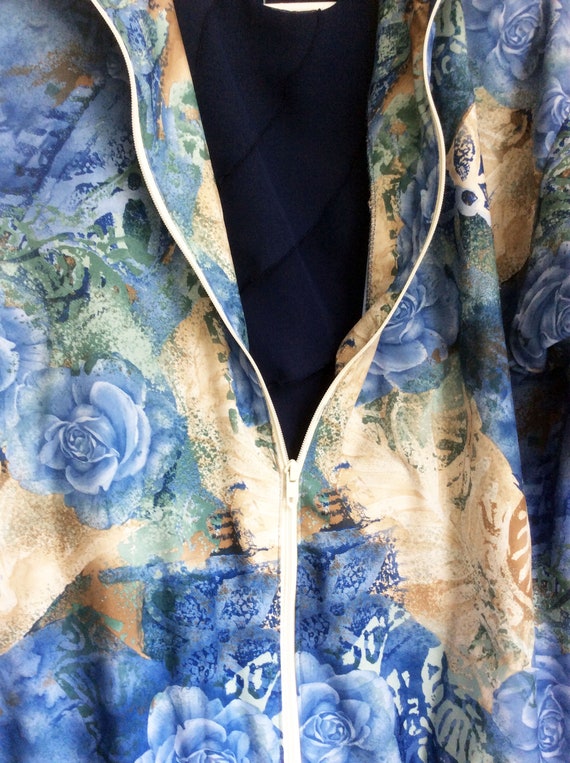 Vintage 1990's Blue Floral Windbreaker - image 7