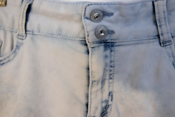 Vintage 1990's Acid Washed Jordache Jean Shorts - image 9