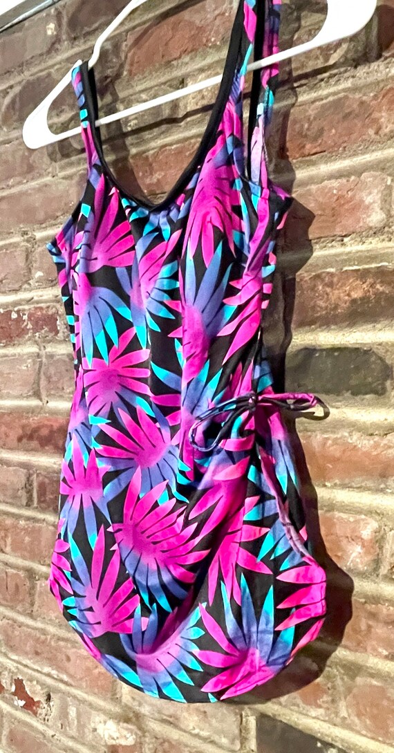 1950’s Pinup Girl OnePiece Swimsuit Gem