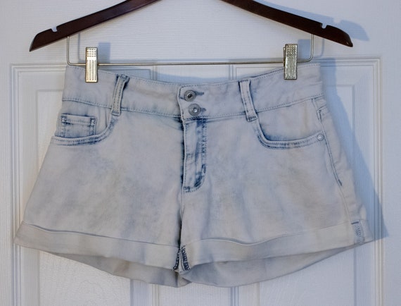 Vintage 1990's Acid Washed Jordache Jean Shorts - image 1