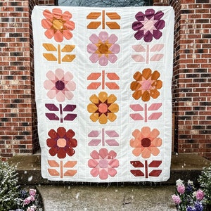 Daisy Mae Quit Kit - designed by Abby Maed - Finished Size: 60" x 75"