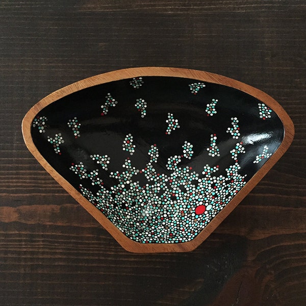Triangle Dish : Blue w/Red Accent Array