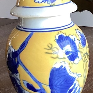 Vintage Chinese Porcelain Ginger Jar
