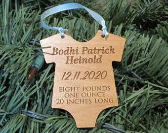 Personalisierte Baby Ornament - Holz Ornament für Neugeborene - Erstes Weihnachtsgeschenk