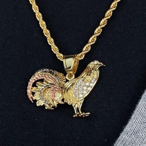 Collier CZ Poulet Coq • Bijoux pour homme en plaqué or • Chaîne en corde épaisse pour lui 24 po. • Cadena de gallo pour l'homme 3,7 mm • À porter au quotidien