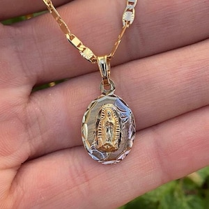 Virgen de Guadalupe-ketting dames meisjes driekleurig 20 x 13 • Valentino-ketting 20" • Maagd Maria bedel hanger Gits voor haar • Minimalistisch sieraad