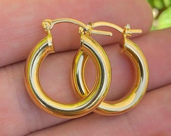 14K Gold Filled Hoop Earrings: Classic Lever Back Design (23x20mm