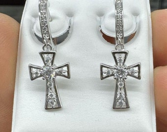 Orecchini A Cerchio Con Croce In Argento 925 E Zirconi – Ipoallergenici, Regalo Per Donna