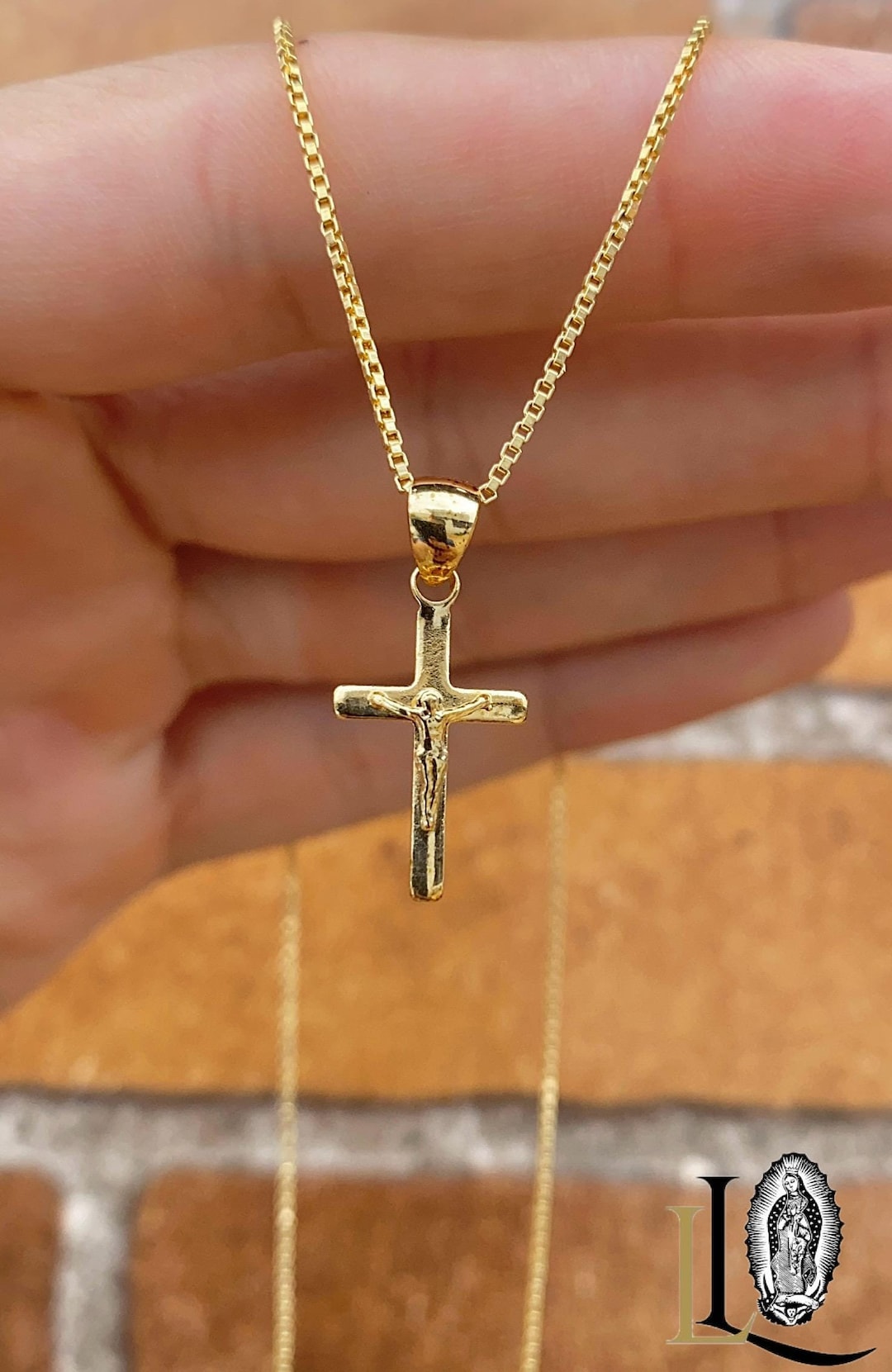 Fluffy metal chain cross applique o ring top
