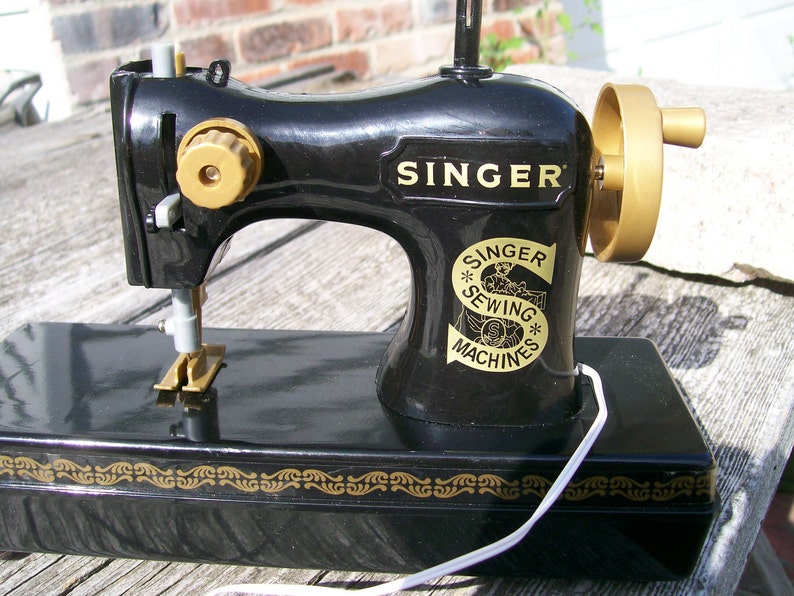 WORKING Toy Sewing Machine Singer Battery Operated 1 Etsy