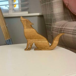 Wooden Wolf Ornament/figurine, Wildlife Display