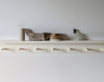 Estantería de pared Shaker pintada a medida, color blanco rústico, decoración del hogar, almacenamiento de pared para la entrada, diseño minimalista de casa de campo inglesa, gancho