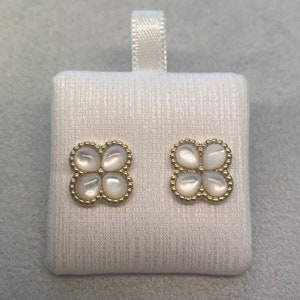 Boucles d'oreilles trèfle en nacre (création)