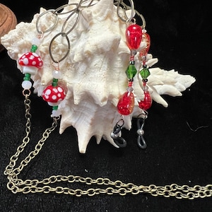 Mushroom Glen Glasses Chain
