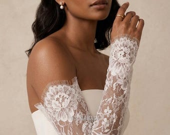 Detachable Lace Bridal Sleeves, Chantilly Lace Fingerless Wedding Gloves, Off Shoulder Bridal Sleeves, Ivory Wedding Dress Sleeves