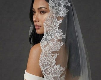 Spanish Mantilla Wedding Veil Floral Lace Cathedral Veil | Scalloped Lace Edge Bridal Veil | Soft Tulle Mantilla Veil with Comb Ivory white