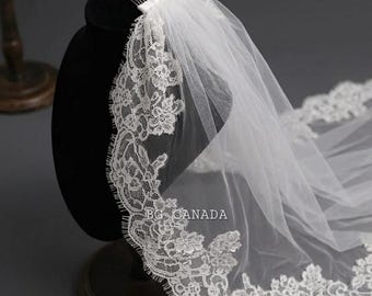Chantilly Lace Veil with comb Eyelash Lace Wedding Veil Spanish Bridal Veil Scalloped Lace Cathedral Veil Soft Tulle Ivory Custom Length