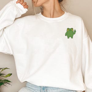 Funny Frog with Middle Finger Embroidery Design, Grumpy Toad Flipping the Bird, Rude Meme Pattern for Adult Apparel, Digital File