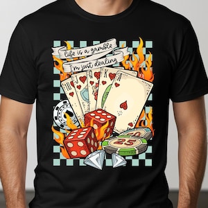 La vie est un pays du pari PNG, Western Casino jouer aux cartes PNG, Cowboy rétro Png, Design Western T-shirt, Poker Card Png, Trendy Summer Png