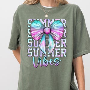 Summer Vibes png, flirtstrik zomer png, zeeschelpstrik png, hallo zomer png, trendy zomerontwerp, girly zomerpng, zomershirtontwerp