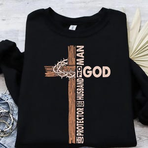 Hombre de Dios, esposo y papá PNG, papá cristiano PNG, cruz cristiana PNG, versículo bíblico PNG, espíritu religioso Jesús papá, día del padre cristiano PNG