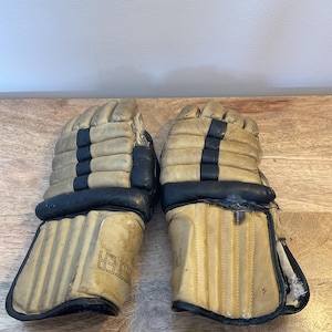 Puckmaster 519 Vintage Hockey Gloves with Flex-O-Thumb