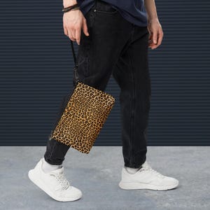 Bolso bandolera con estampado de leopardo de moda para un estilo urbano elegante