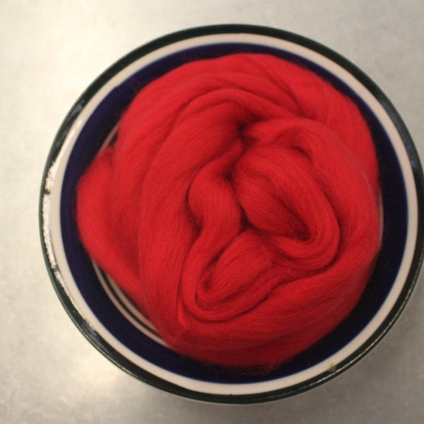 Red Merino Wool Roving / 21.5 micron -1 oz- Nuno Felting / Wet Felting / Felting Supplies / Needle Felting / Fiber Supply