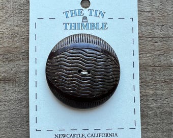 Vintage Carved Wood Button - Single Button - 43mm (1 5/8 Inch)
