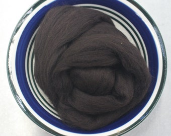 Bitter Chocolate Brown Merino Wool Roving / 21.5 micron -1 oz- Nuno Felting / Wet Felting / Felting Supplies / Needle Felting / Fiber Supply